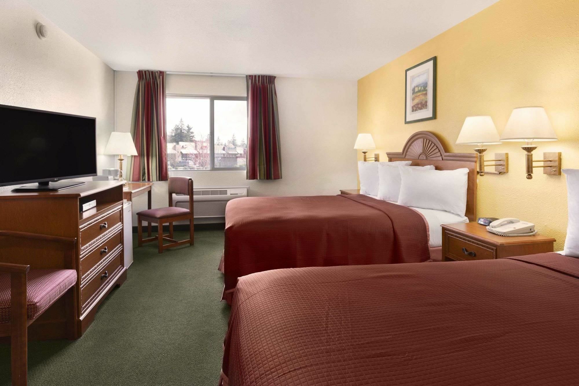 Howard Johnson By Wyndham Salem Exterior photo